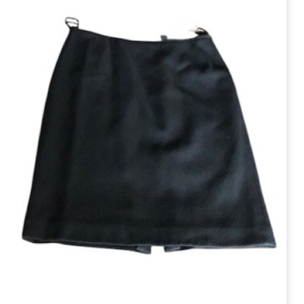 NWT Women’s size 12 Tahari black wool skirt with slit in back